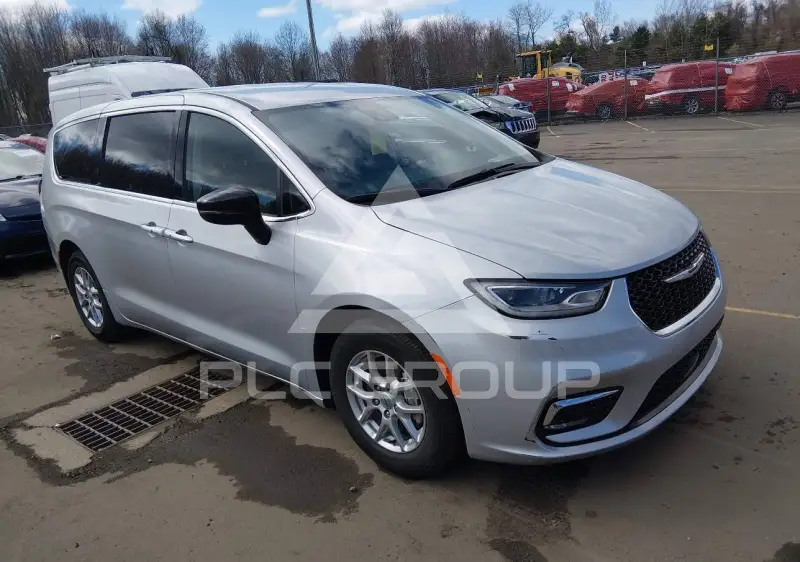 2024 Chrysler PACIFICA photo