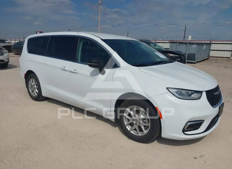 2024 Chrysler PACIFICA photo
