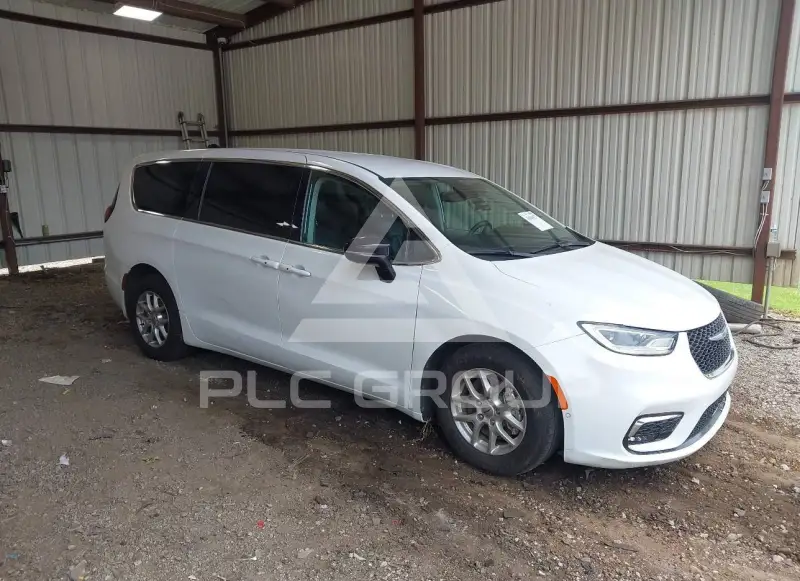 2024 Chrysler PACIFICA photo