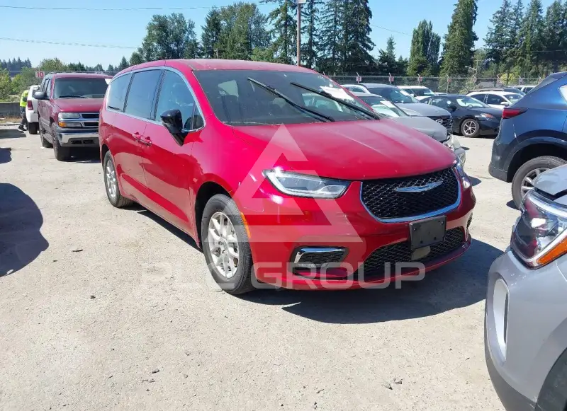 2024 Chrysler PACIFICA photo