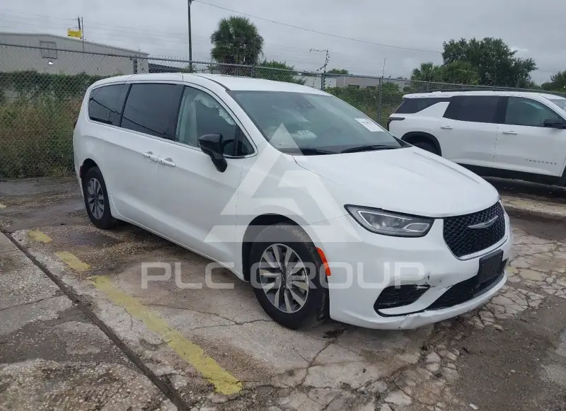 2024 Chrysler PACIFICA photo