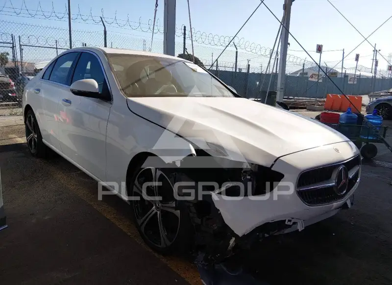 2024 Mercedes Benz C 300 фото