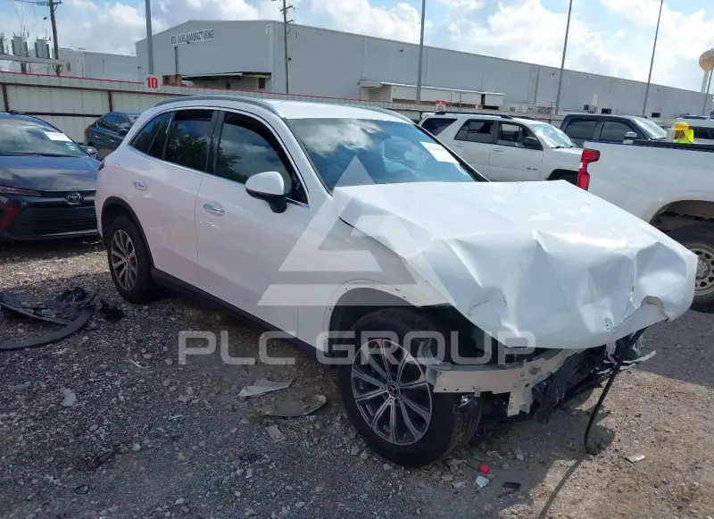2024 Mercedes Benz GLC 300 фото