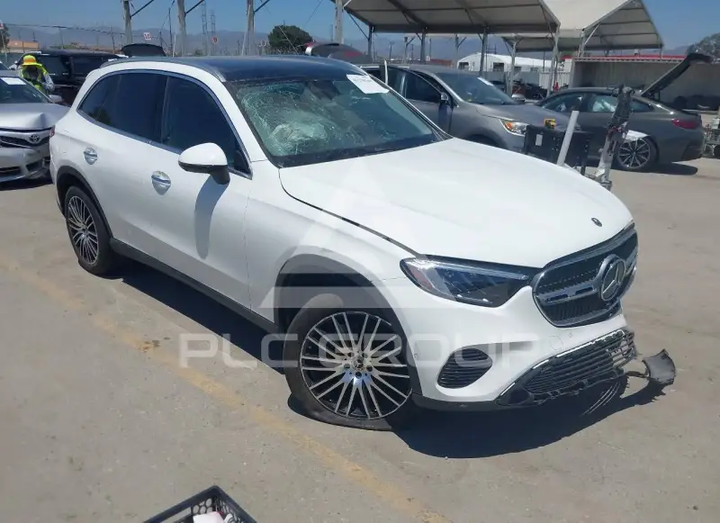 2024 Mercedes Benz GLC 300 фото
