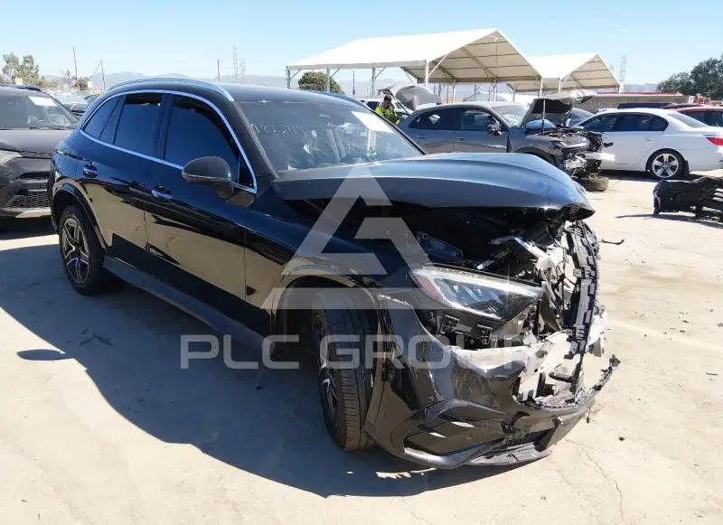 2024 Mercedes Benz GLC 300 photo