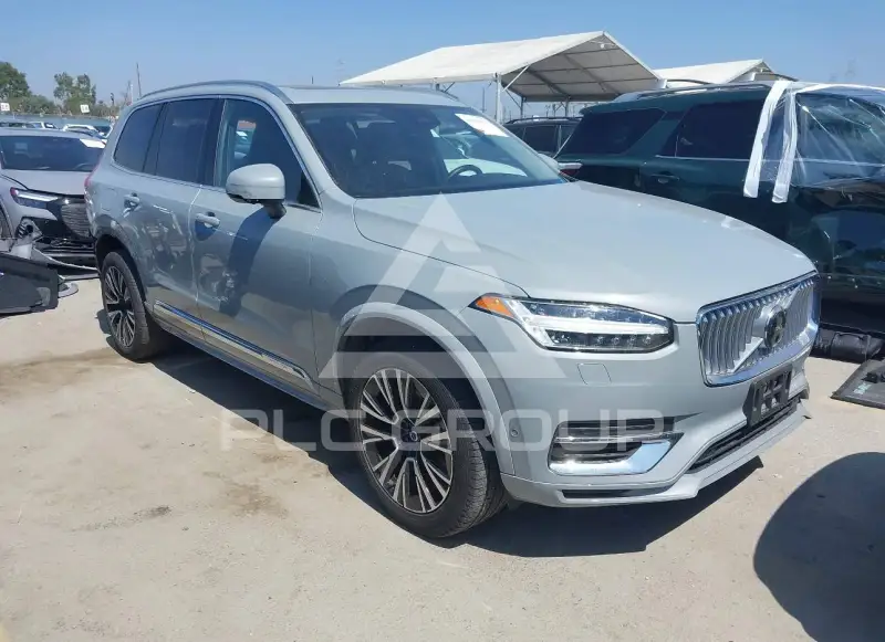 2024 Volvo XC90 фото