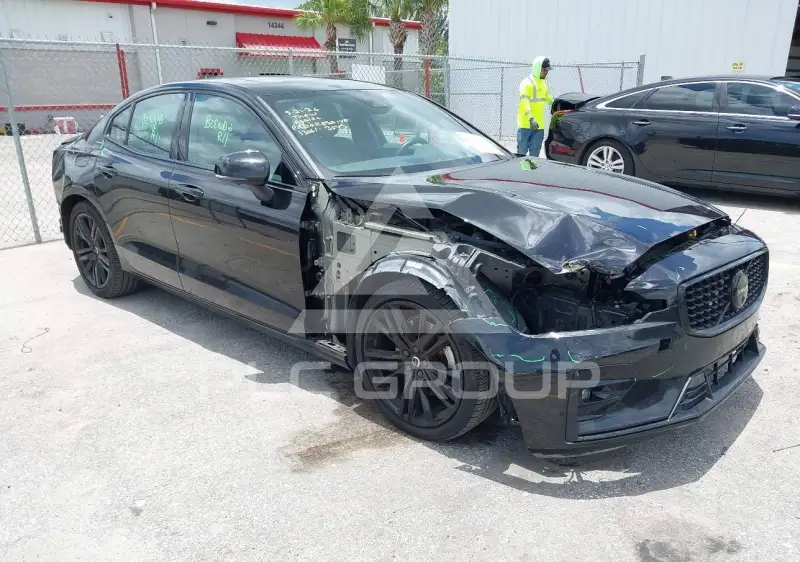 2024 Volvo S60 фото