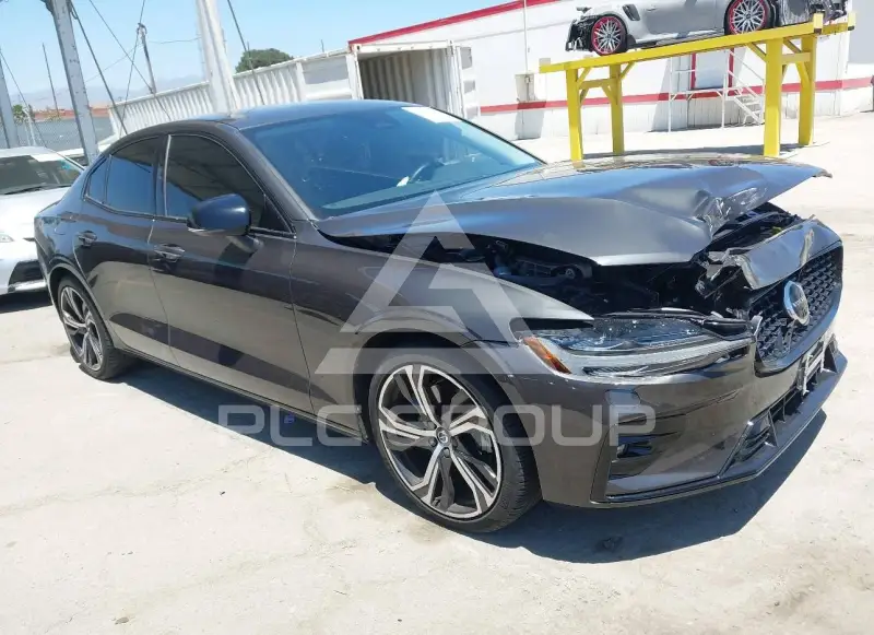 2024 Volvo S60 фото