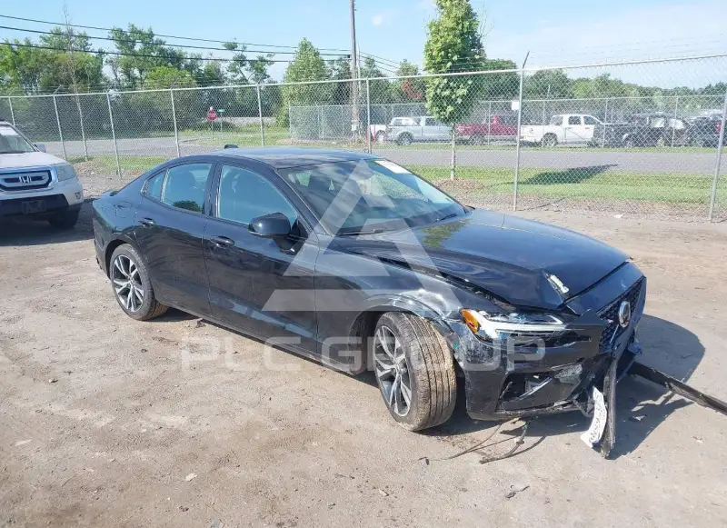 2024 Volvo S60 фото