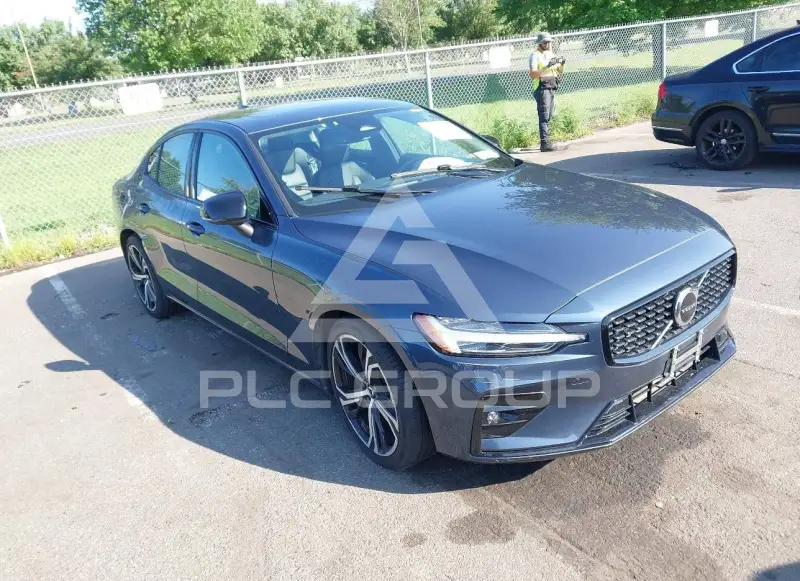 2024 Volvo S60 фото