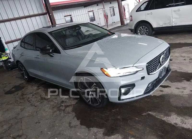 2024 Volvo S60 фото