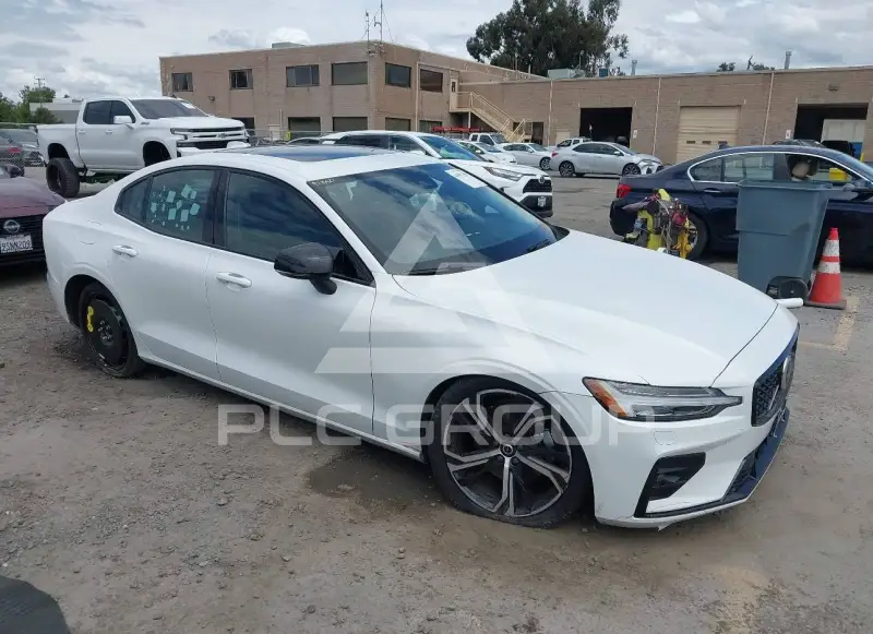 2024 Volvo S60 фото