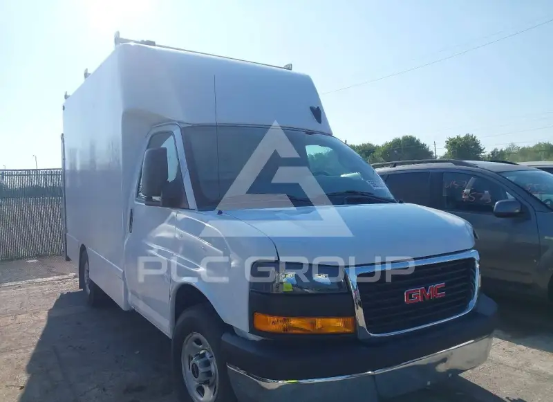 2024 GMC Savana фото