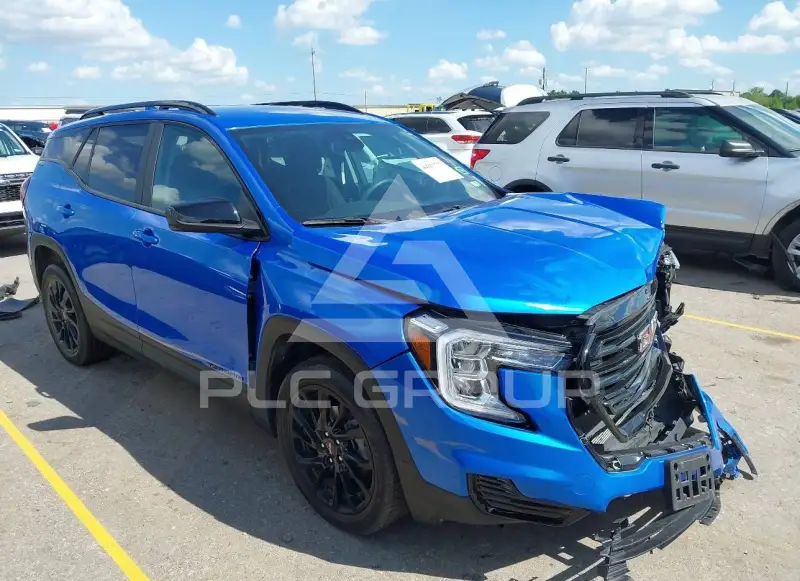 2024 GMC TERRAIN photo