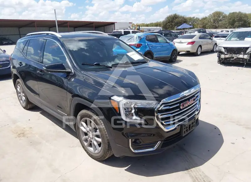 2024 GMC TERRAIN photo