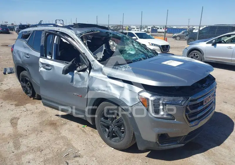 2024 GMC TERRAIN photo