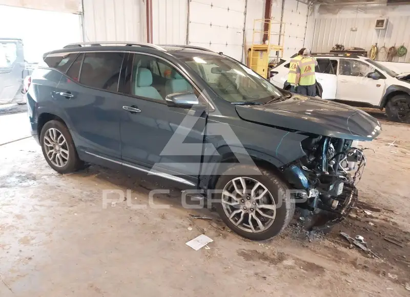 2024 GMC TERRAIN photo