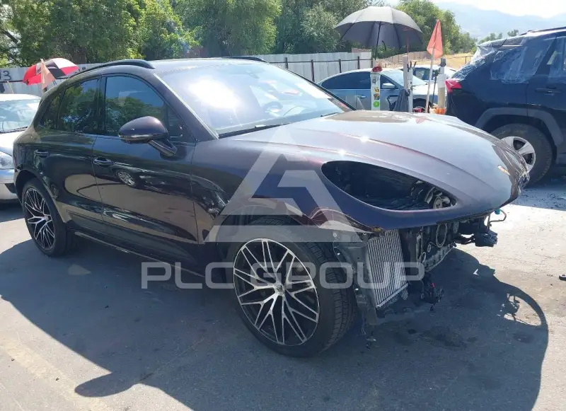 2024 Porsche MACAN photo