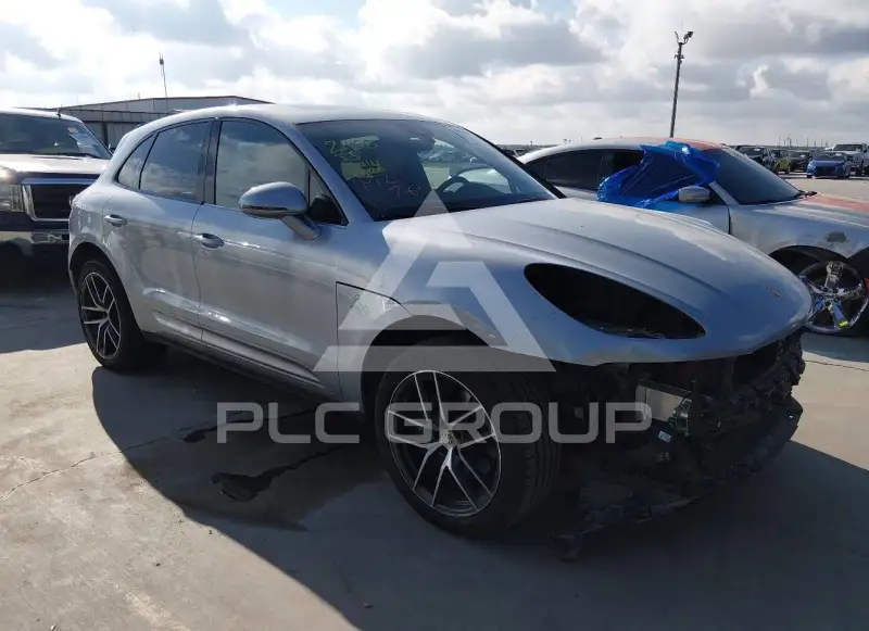 2024 Porsche MACAN photo