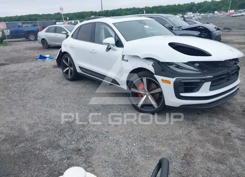 2024 Porsche MACAN photo