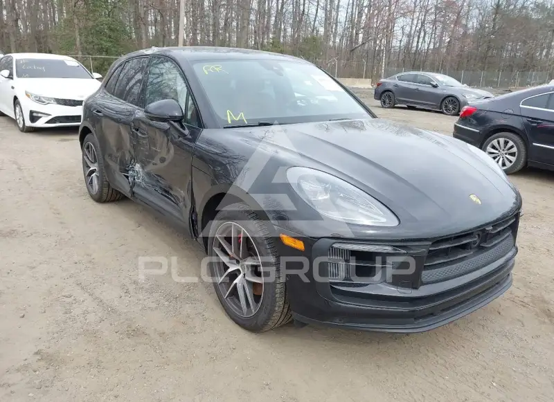 2024 Porsche MACAN photo