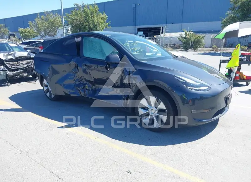 2024 Tesla Model Y фото