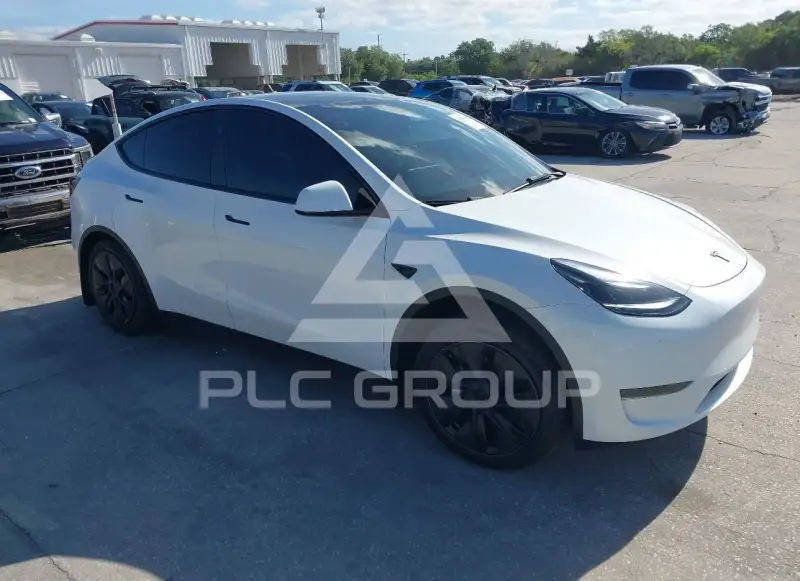 2024 Tesla Model Y фото