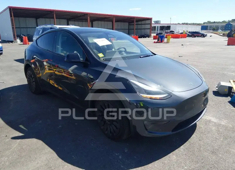 2024 Tesla Model Y фото