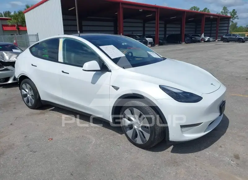 2024 Tesla Model Y фото