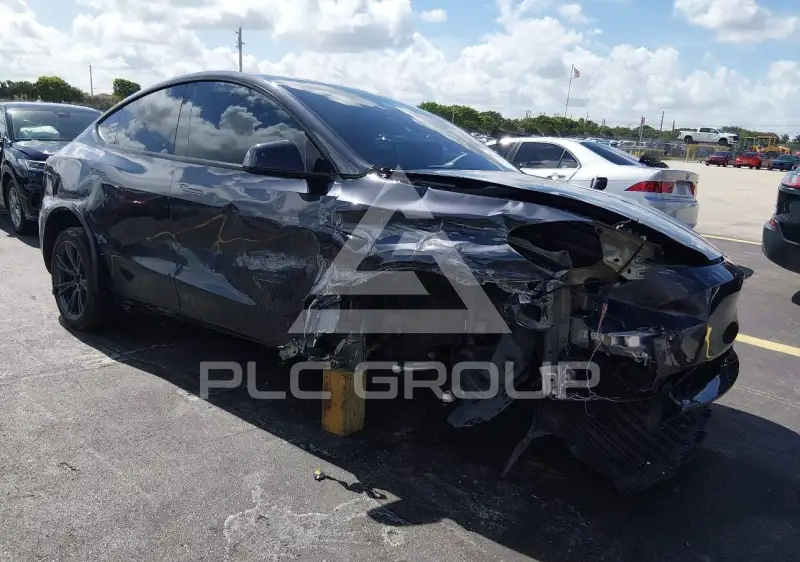 2024 Tesla Model Y фото
