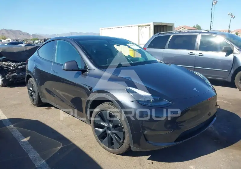 2024 Tesla Model Y фото