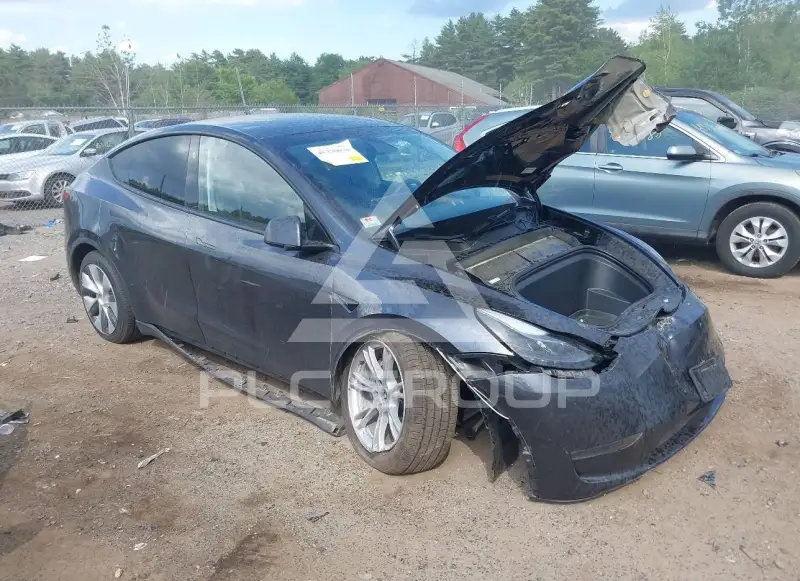 2024 Tesla Model Y фото