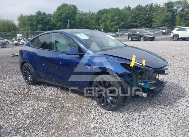 2024 Tesla Model Y фото
