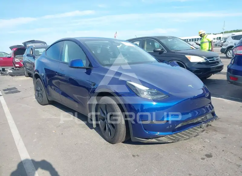 2024 Tesla Model Y фото