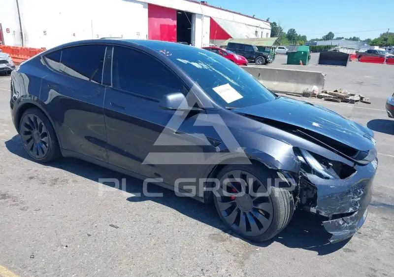 2024 Tesla Model Y фото