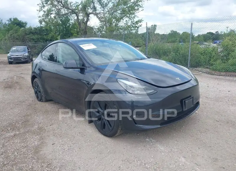 2024 Tesla Model Y фото