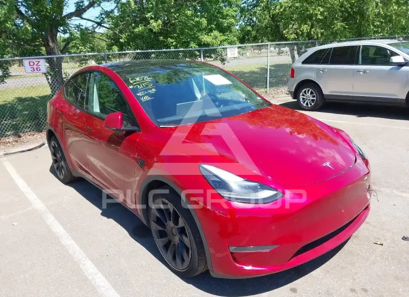 2024 Tesla Model Y фото