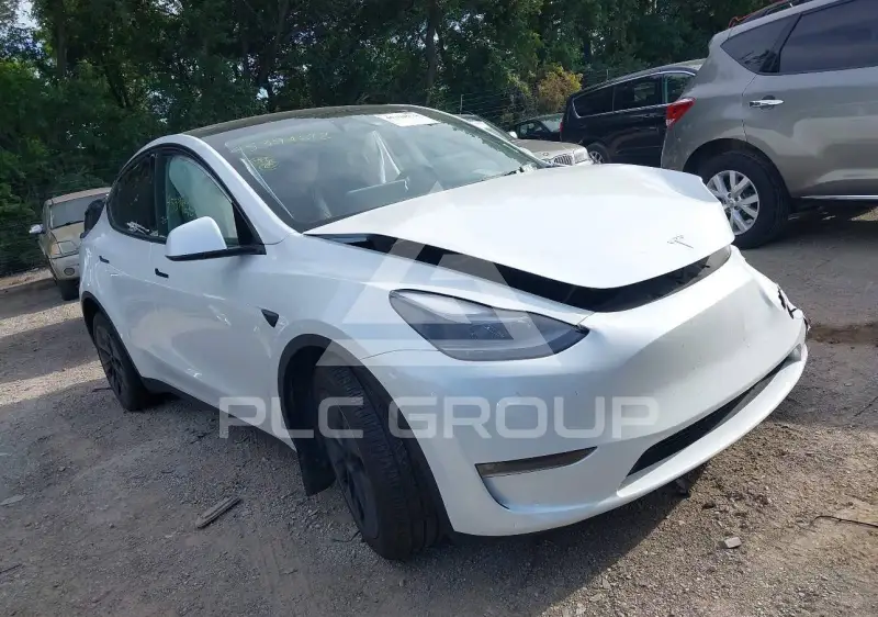 2024 Tesla Model Y фото