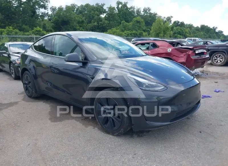 2024 Tesla Model Y фото