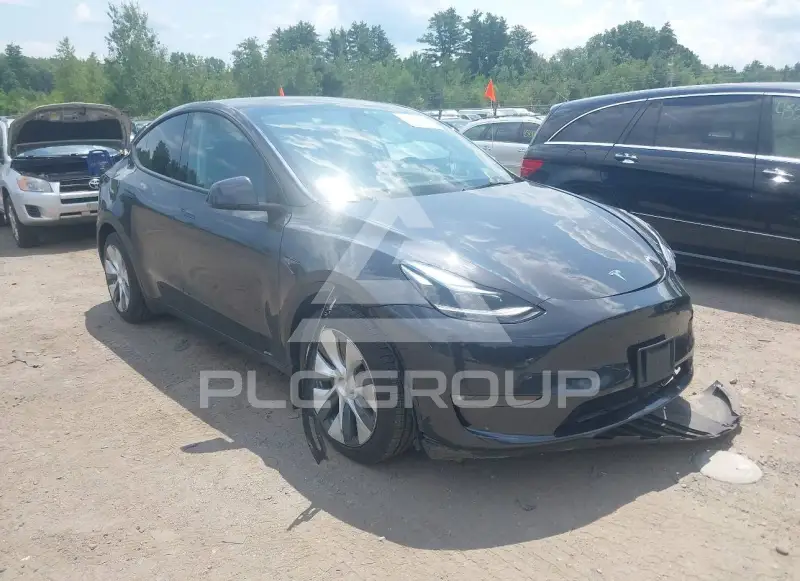 2024 Tesla Model Y фото