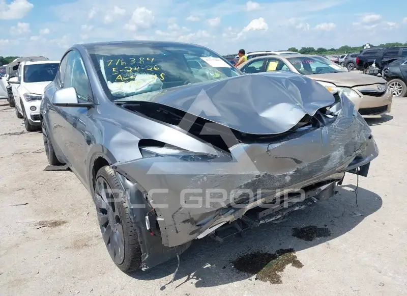 2024 Tesla Model Y фото