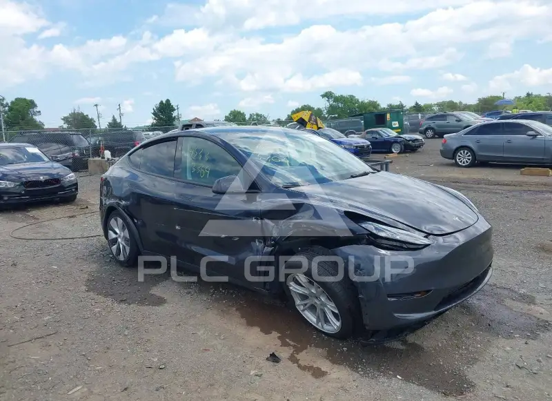 2024 Tesla Model Y фото