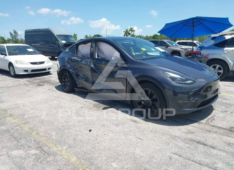 2024 Tesla Model Y фото
