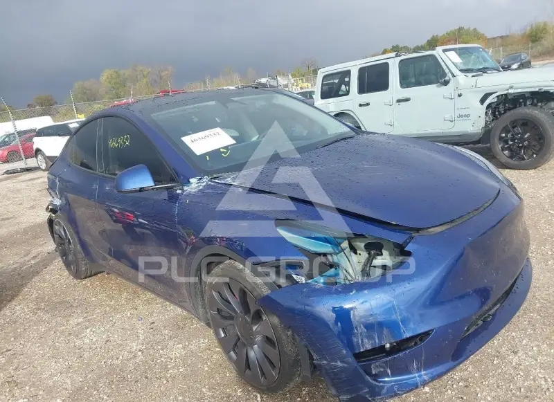 2024 Tesla Model Y фото
