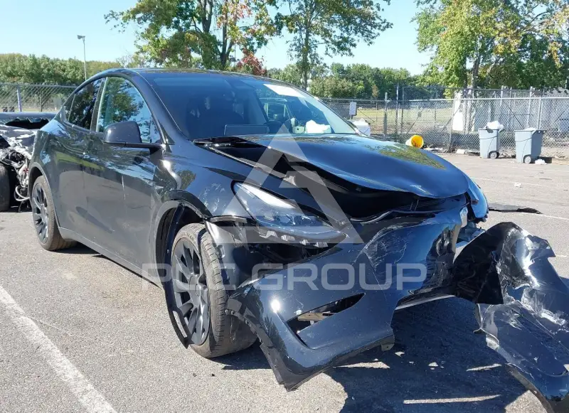 2024 Tesla Model Y фото
