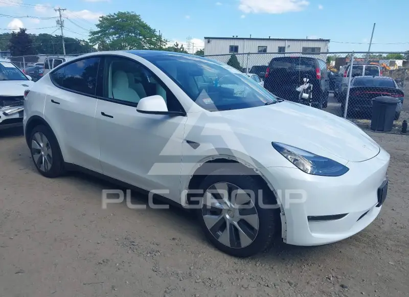 2024 Tesla Model Y фото