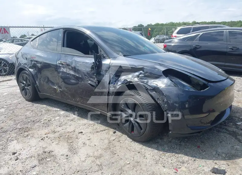 2024 Tesla Model Y фото