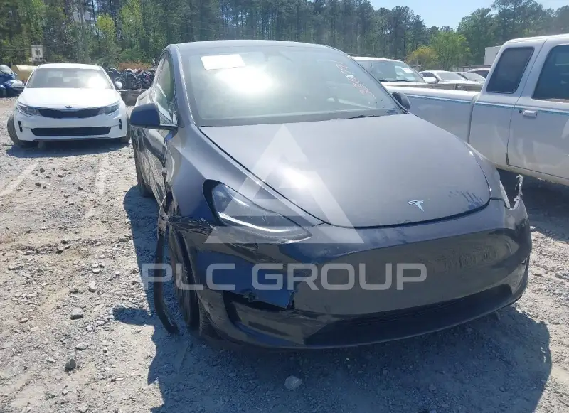 2024 Tesla Model Y фото