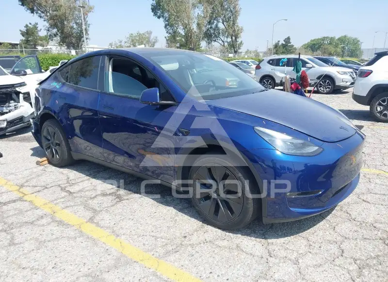 2024 Tesla Model Y фото