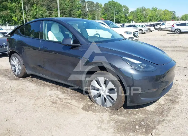 2024 Tesla Model Y фото